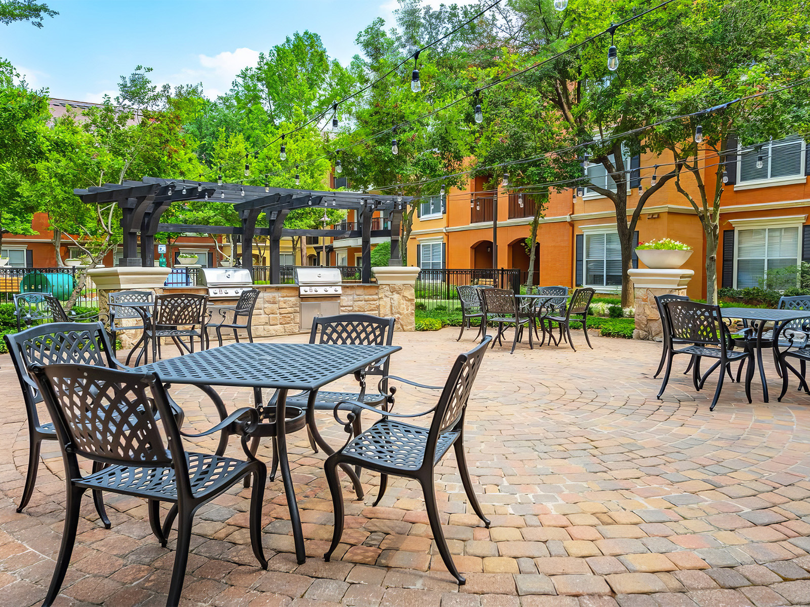 Previous courtyard at Allura Las Colinas